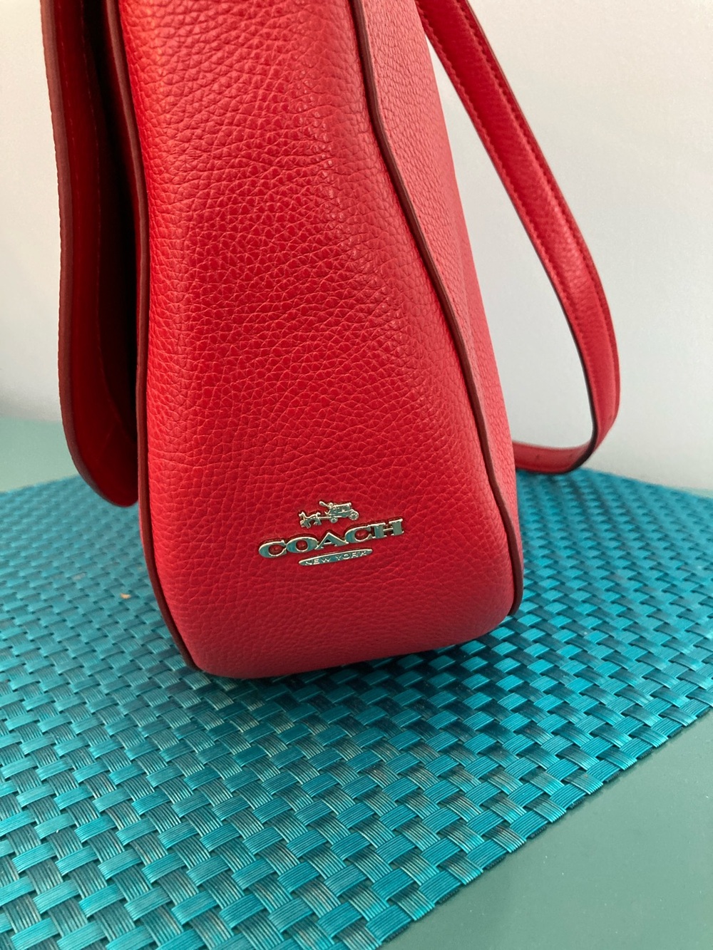 Coach Pebbled Red Leather Turn-Lock Closure Bag - Picture 5 of 15